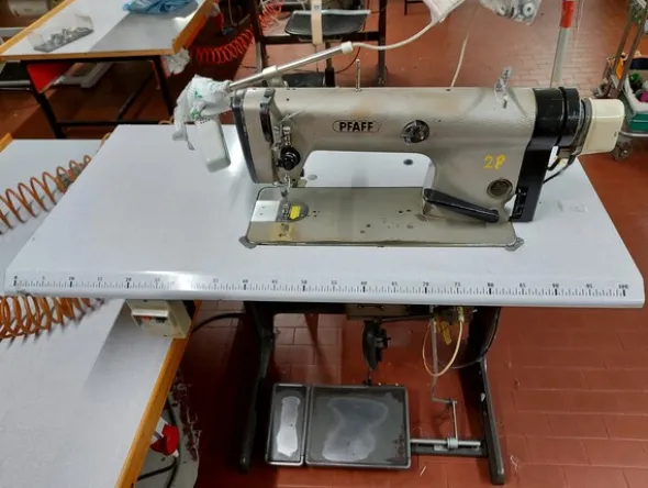7#7447 Macchine da cucito Pfaff e attaccabottoni