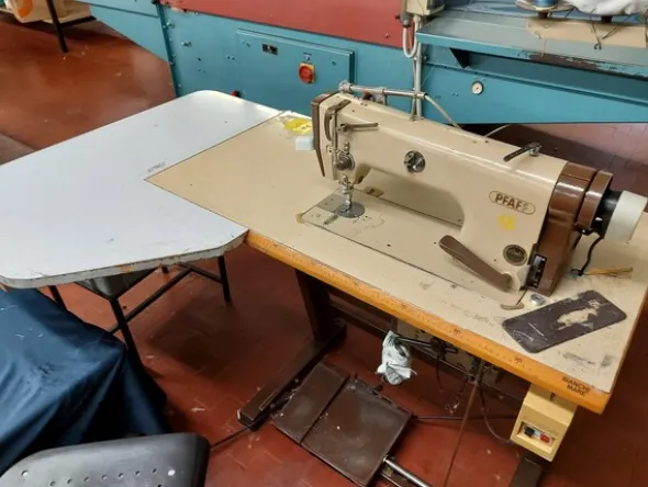 7#7447 Macchine da cucito Pfaff e attaccabottoni