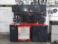 1#9643 Macchine e attrezzature per gommista e Rimanenze di magazzino pneumatici