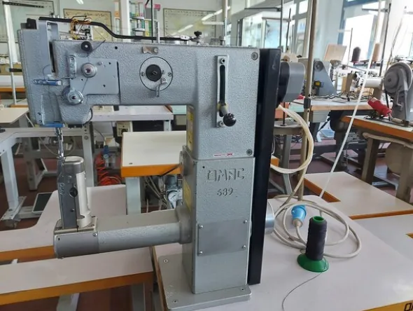 8#7419 Macchine per cucire