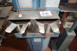 116#2183 Macchine per lavorazione scarpe Amic e Bombelli