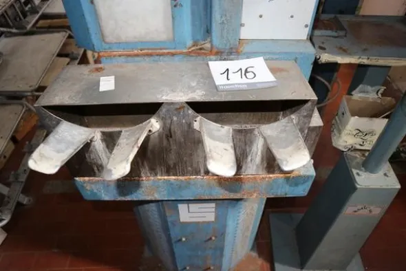 116#2183 Macchine per lavorazione scarpe Amic e Bombelli