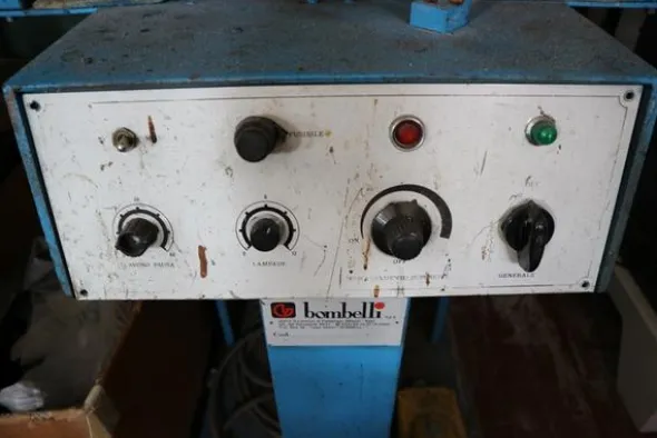 116#2183 Macchine per lavorazione scarpe Amic e Bombelli