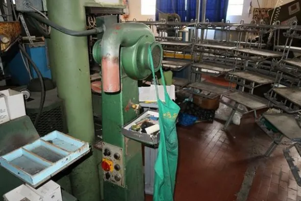 116#2183 Macchine per lavorazione scarpe Amic e Bombelli