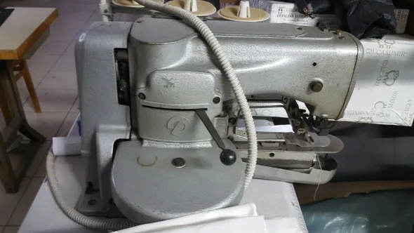 Macchine produzione d'abbigliamento (tutte o dettaglio)