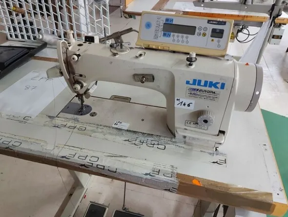 141#6059 Macchini lineari Juki DDL-9000DS e piano da stiro Ticiesse