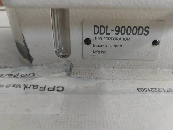 141#6059 Macchini lineari Juki DDL-9000DS e piano da stiro Ticiesse