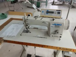 141#6059 Macchini lineari Juki DDL-9000DS e piano da stiro Ticiesse