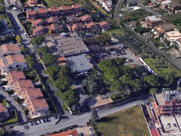 #14036 Magazzino con area di pertinenza