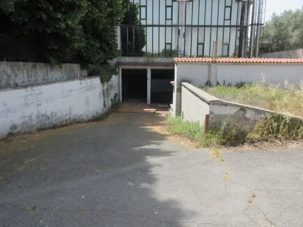 #14036 Magazzino con area di pertinenza
