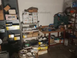 1#8868 Magazzino di articoli medico sanitari