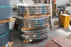 77#7169 Magazzino di ricambi e prodotti finiti