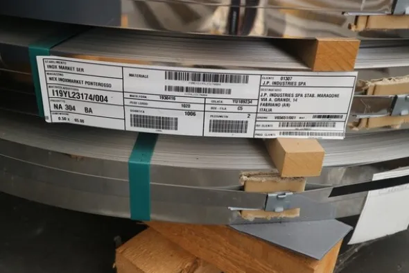 77#7169 Magazzino di ricambi e prodotti finiti