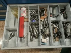 2#9538 Magazzino ferramenta