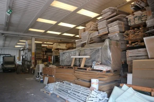 25#5360 Magazzino legname e materiale elettrico