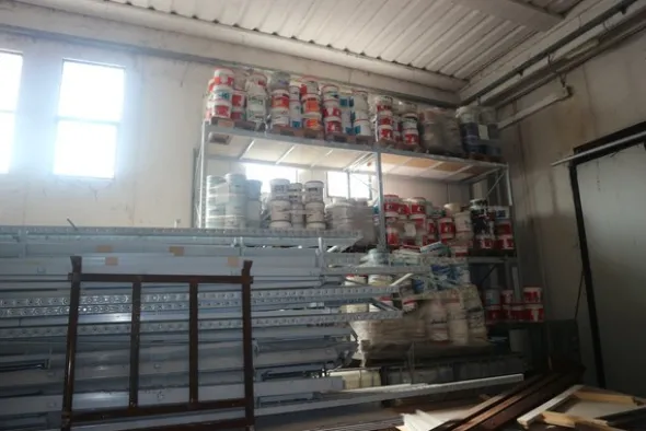 25#5360 Magazzino legname e materiale elettrico