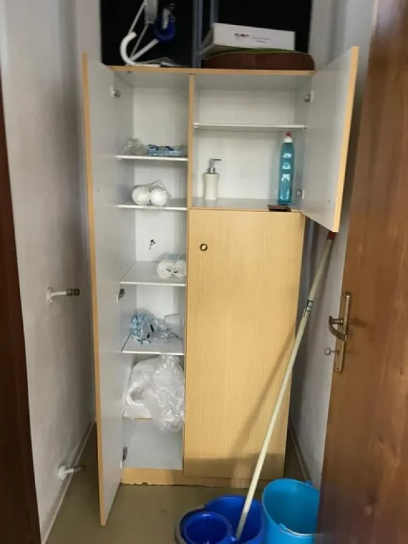 1#8537 Magazzino mobili e lampadari