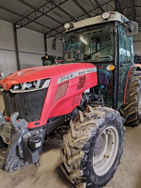 MASSEY FERGUSON 3710F