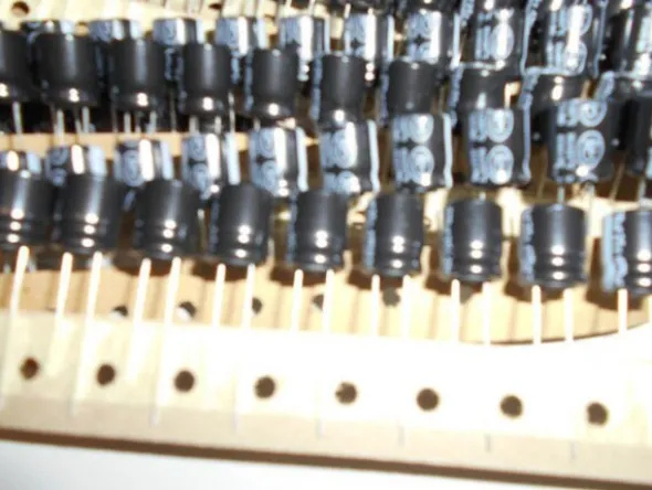 31#7585 Materiale e componentistica elettronica