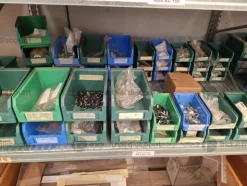7#9654 Materiale vario commerciale