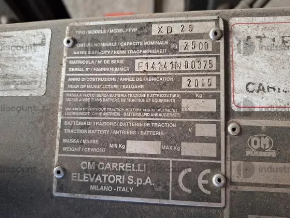 42#9878 Mezzi di sollevamento e spazzatrice