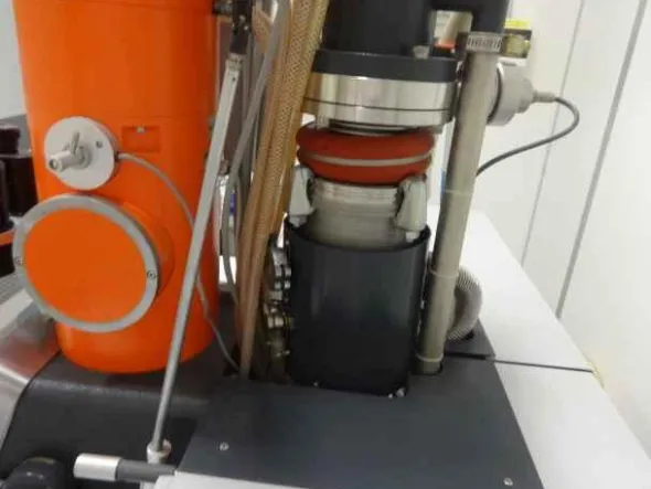 Microscopio elettronico Zeiss em-109