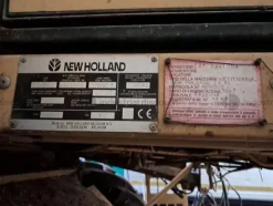 1#9176 Mietitrebbia New Holland TX64 e barre