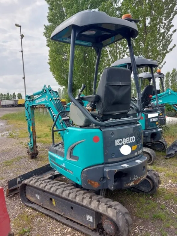54#7778 Miniescavatore Kobelco SK17SR-3