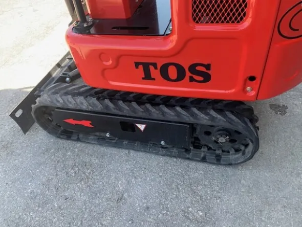 6#7949 Miniescavatore Tos R319