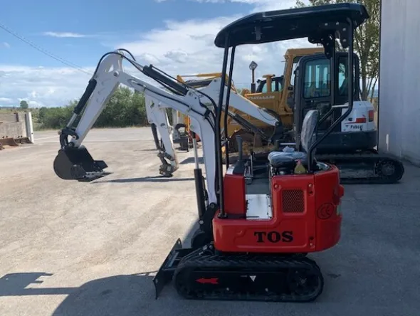 6#7949 Miniescavatore Tos R319