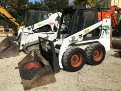 9#3637 Mini pala gommata Bobcat 753