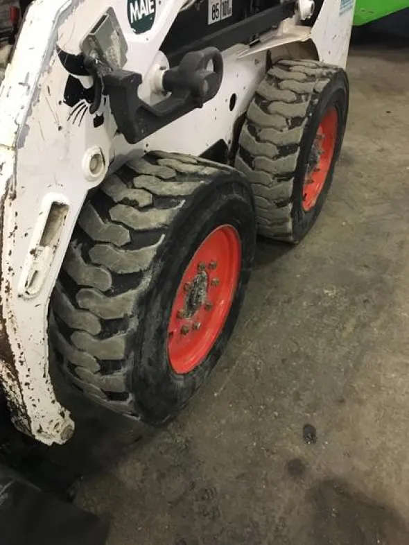 14#3637 Mini pala gommata Bobcat S185