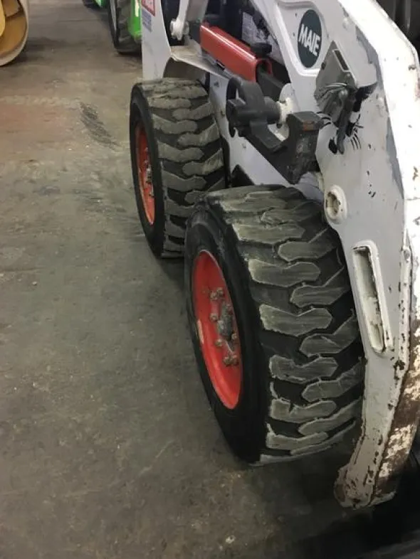 14#3637 Mini pala gommata Bobcat S185