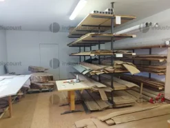 17#8771 Mobili finiti, materia prima e semilavorati, ferramenta e bulloneria