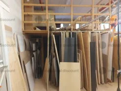 17#8771 Mobili finiti, materia prima e semilavorati, ferramenta e bulloneria