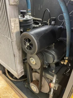 MO881-1187Compressore marca Kaeser