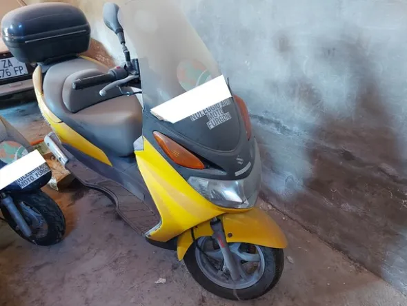 18#77941 Motocicli Suzuki e Yamaha