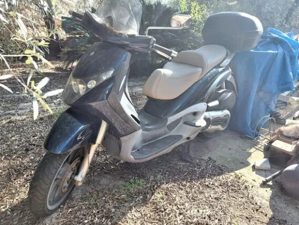 3#7403 Motociclo Piaggio Beverly