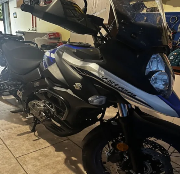 1#8223 Motociclo SuzukiWC7011