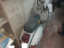 3#6137 Motociclo Vespa
