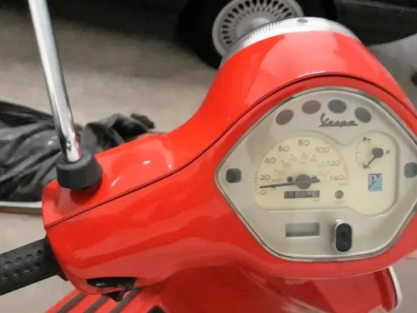 1#4159 Motociclo Vespa Ferrari 125