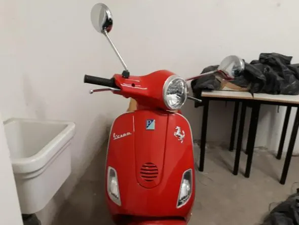 1#4159 Motociclo Vespa Ferrari 125