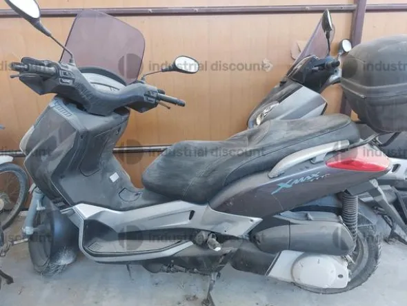 8#8669 Motociclo Yamaha Xmax 250