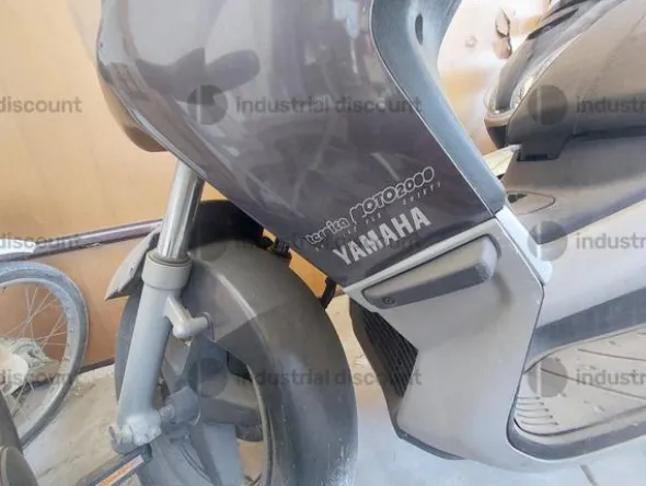 8#8669 Motociclo Yamaha Xmax 250