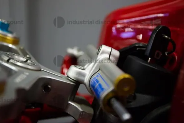 14#9982 Moto Ducati 749 R