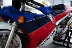 19#9982 Moto Honda VFR 750R RC 30