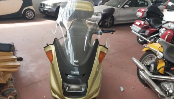 48#5491 Moto scooter Yamaha Majesty