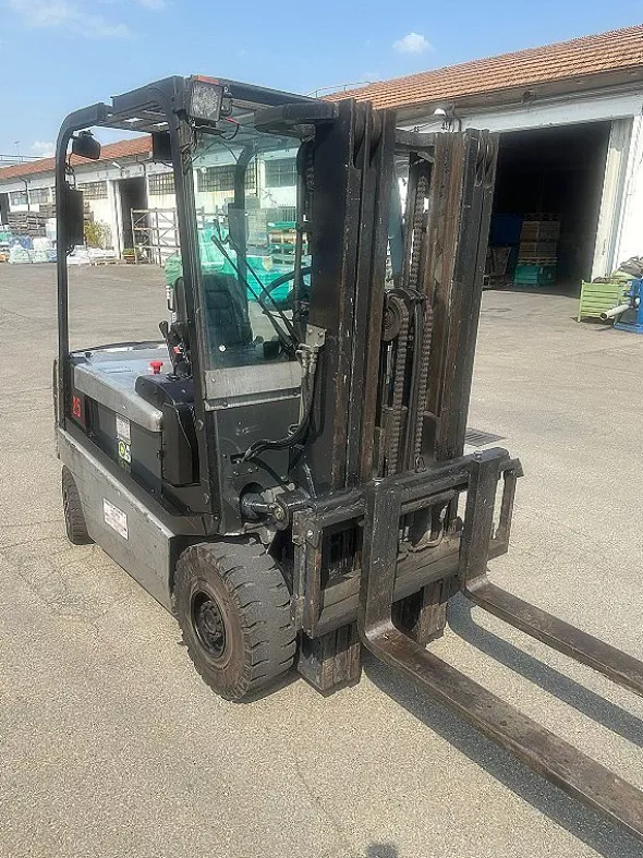 Muletto Nissan 25 quintali elettrico