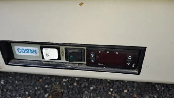 32#8391 Murale refrigerato Costan