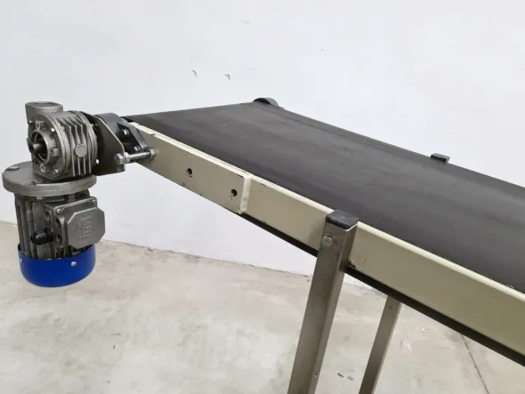 NASTRO TRASPORTATORE A TAPPETO MOTORIZZATO (NAS-305)